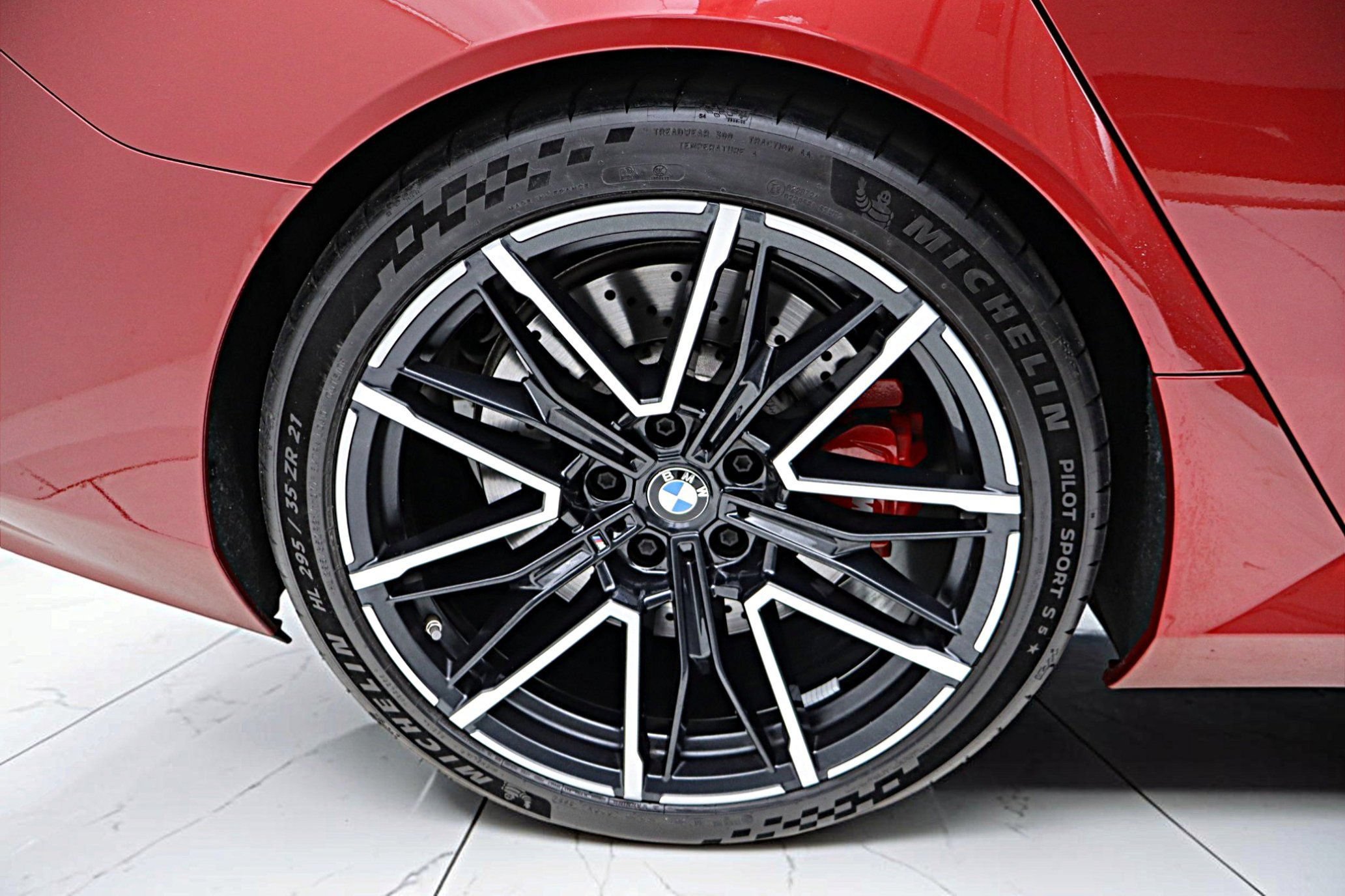 Used 2025 BMW M5 w/ Carbon Package AWD/4WD image 46
