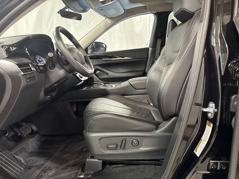 Certified 2025 INFINITI QX60 Pure image 3