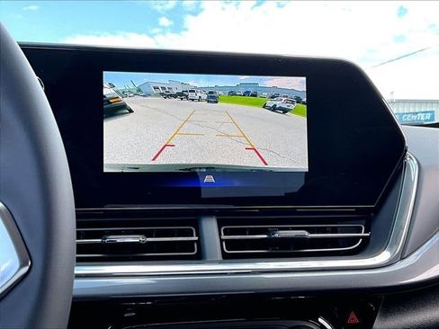 New 2026 Chevrolet Trax ACTIV w/ Sunroof Package FWD image 16