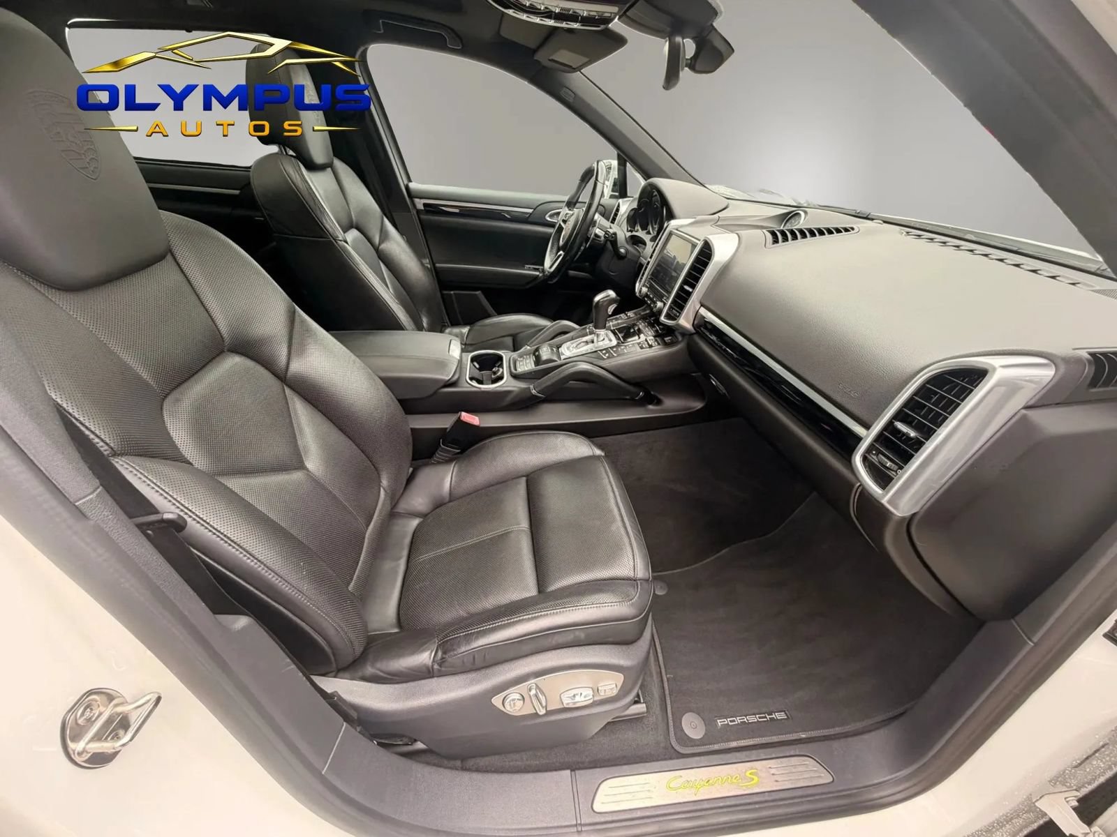 Used 2017 Porsche Cayenne S Platinum w/ Premium Package Plus (Pjy) AWD/4WD image 30