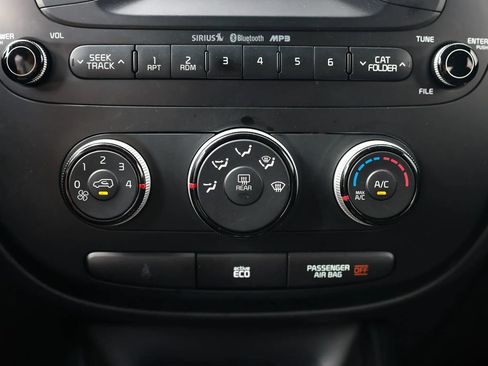 Used 2015 Kia Soul FWD image 32