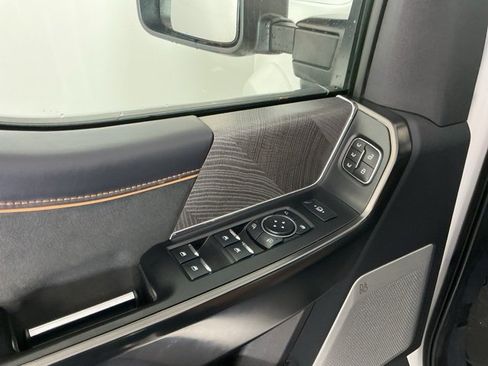 Used 2024 Ford F450 Platinum w/ FX4 Off-Road Package image 17