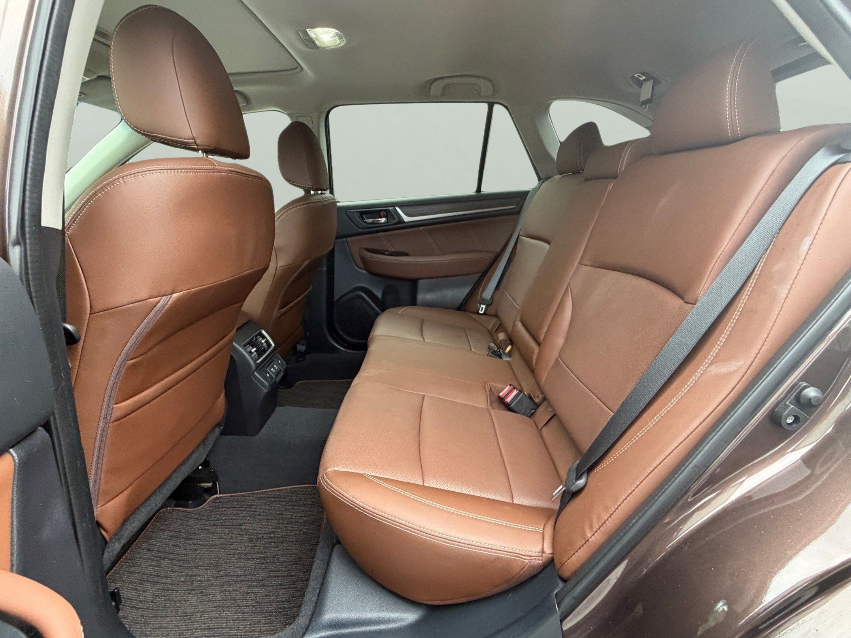 Used 2019 Subaru Outback 3.6R Touring AWD/4WD image 15