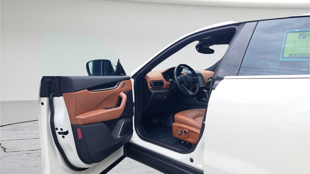 Used 2022 Maserati Levante GT AWD/4WD image 9