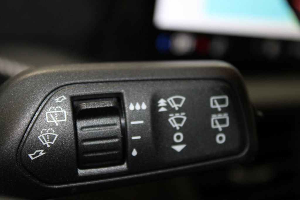 Used 2025 Ford Explorer ST-Line AWD/4WD image 45