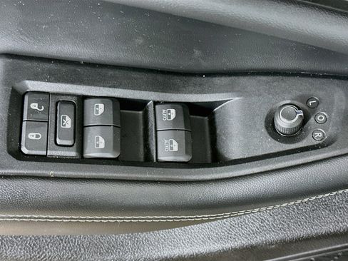 Used 2023 Jeep Grand Cherokee L Laredo AWD/4WD image 15
