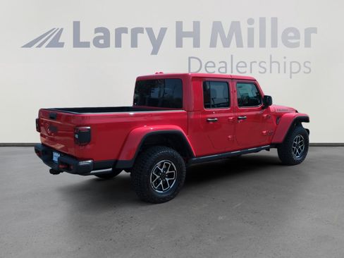New 2025 Jeep Gladiator Rubicon w/ Steel Bumper Group image 5
