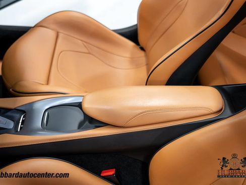 Used 2019 Ferrari Portofino RWD image 22