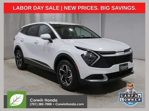Used 2024 Kia Sportage LX AWD/4WD image 1