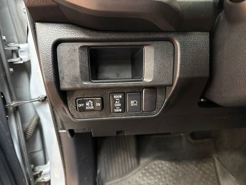 Used 2019 Toyota Tacoma TRD Off-Road AWD/4WD image 23