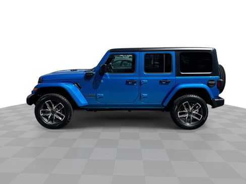 Used 2024 Jeep Wrangler Unlimited w/ Convenience Group image 5