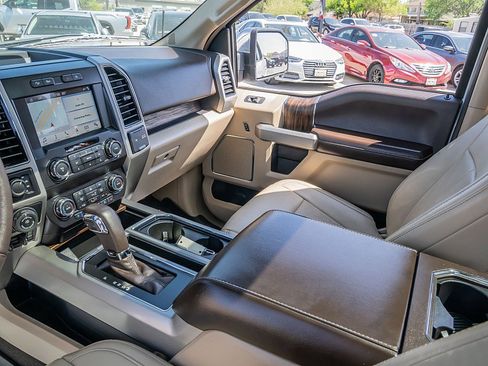 Used 2019 Ford F150 Lariat image 15