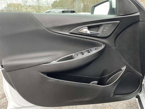 Used 2025 Chevrolet Malibu LT image 16