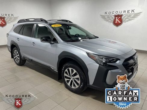 Used 2025 Subaru Outback Premium AWD/4WD image 1