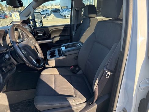 Used 2015 Chevrolet Silverado 2500 LT w/ LT Convenience Package image 4