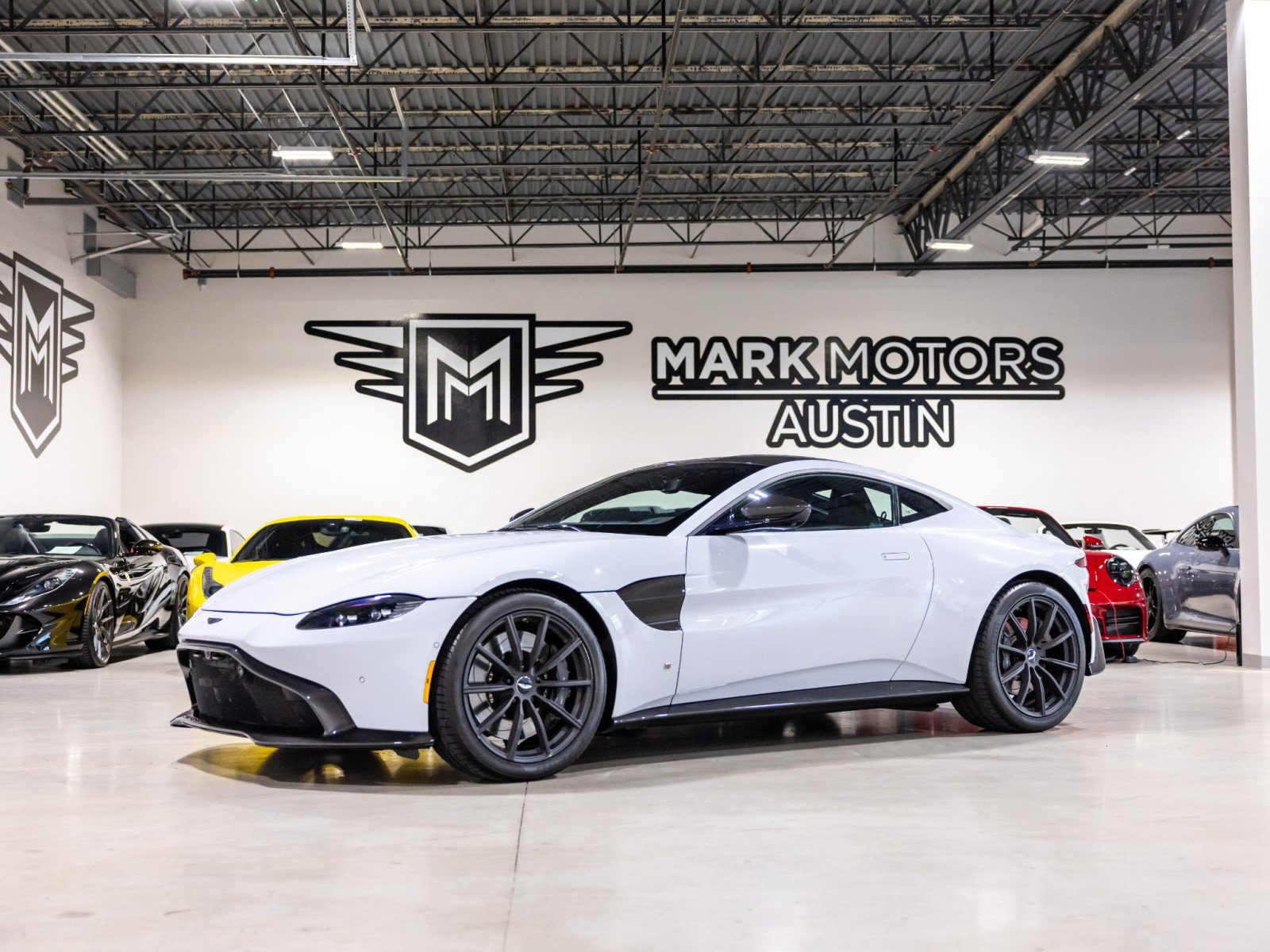 Used 2019 Aston Martin V8 Vantage Coupe RWD image 1