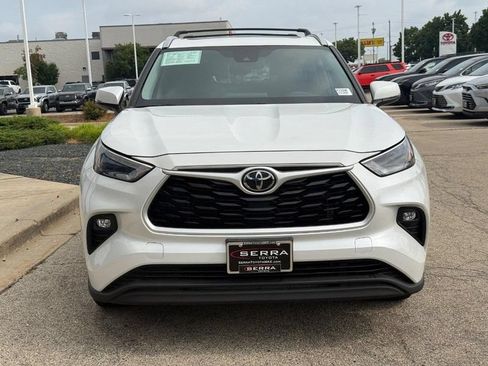 Used 2022 Toyota Highlander XLE FWD image 8