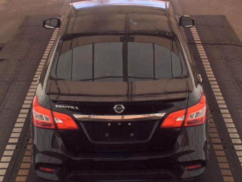 Used 2017 Nissan Sentra S w/ S Style Package FWD image 5