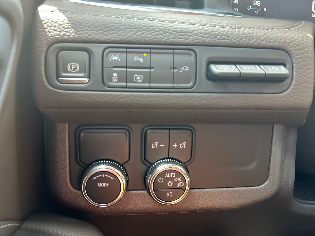 Used 2022 GMC Yukon Denali RWD image 14