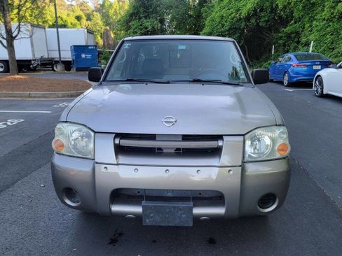 Used 2002 Nissan Frontier XE image 3