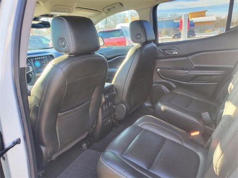 Used 2019 GMC Acadia SLT w/ LPO, Floor Liner Package image 12