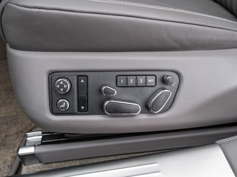 Used 2018 Bentley Flying Spur V8 image 28