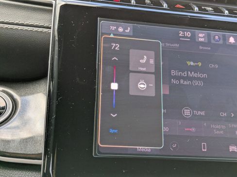 Used 2023 Jeep Grand Cherokee Altitude image 12