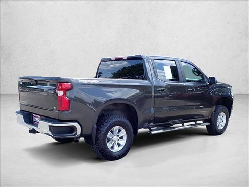 Used 2022 Chevrolet Silverado 1500 LT w/ Bed Protection Package AWD/4WD image 4