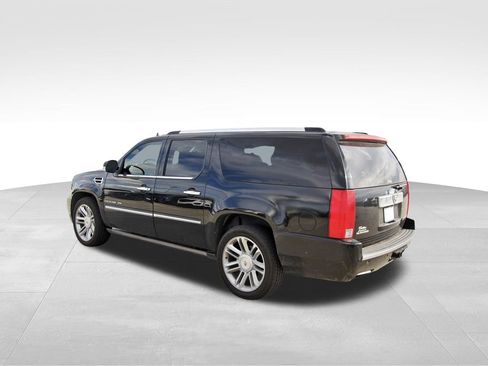 Used 2014 Cadillac Escalade ESV Platinum image 3