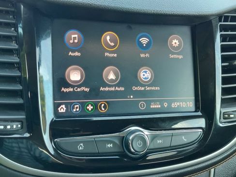 Used 2020 Chevrolet Trax LT w/ LT Convenience Package FWD image 26
