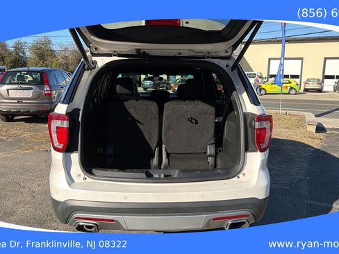 Used 2016 Ford Explorer Platinum image 27