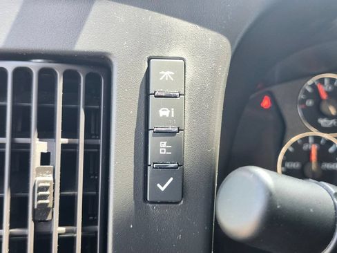 Used 2022 Chevrolet Express 3500 w/ Power Convenience Package RWD image 16