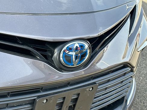 Used 2024 Toyota Camry XLE image 9