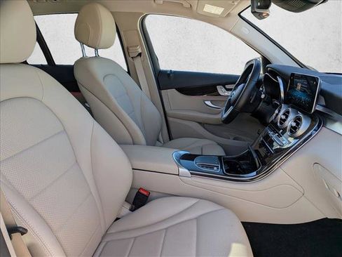 Certified 2022 Mercedes-Benz GLC 300 4MATIC image 17