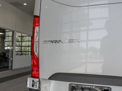 Used 2025 Mercedes-Benz Sprinter 2500 image 22