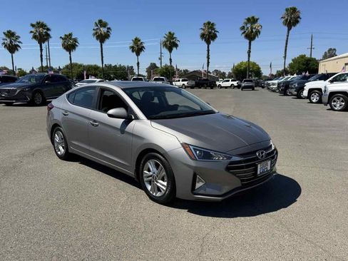 Used 2020 Hyundai Elantra Value Edition w/ Cargo Package (C1) FWD image 2