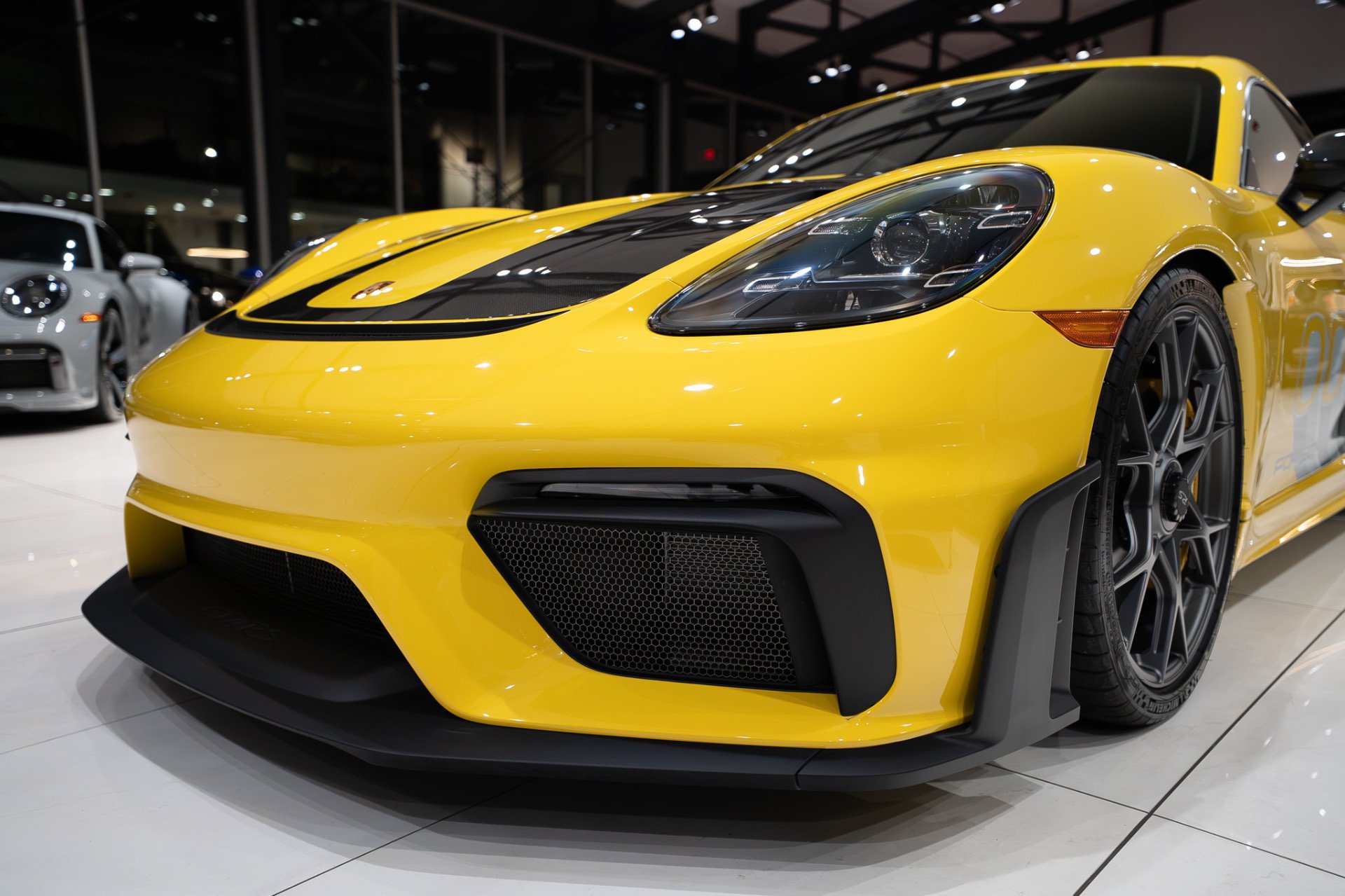 Used 2024 Porsche 718 Cayman GT4 RS RWD image 31