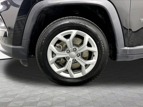 Used 2024 Jeep Compass Latitude AWD/4WD image 33