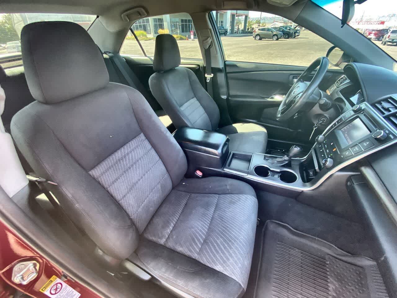 Used 2017 Toyota Camry LE FWD image 23
