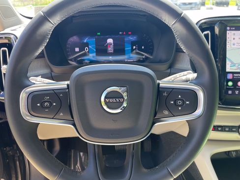 Used 2024 Volvo XC40 B5 Plus w/ Protection Package Premier AWD/4WD image 27