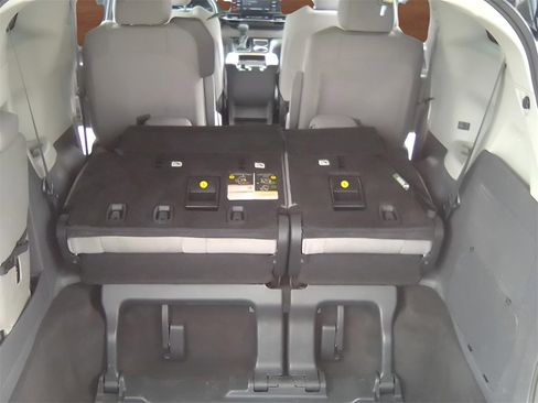 Used 2023 Toyota Sienna LE image 23