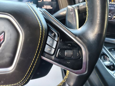 Used 2021 Chevrolet Corvette Stingray Premium Conv w/ Z51 Performance Package image 17