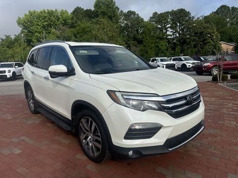 Used 2017 Honda Pilot Touring image 19