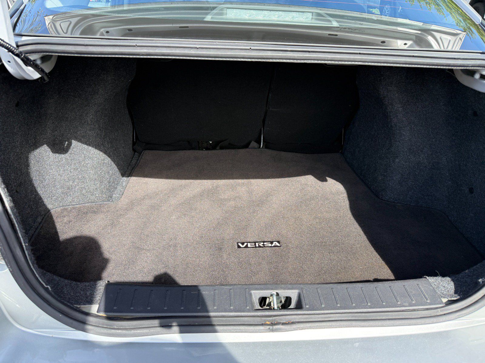 Used 2025 Nissan Versa SV FWD image 18