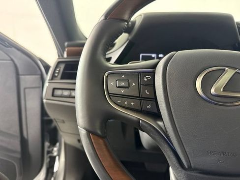 Used 2025 Lexus ES 300h w/ Technology Package FWD image 25