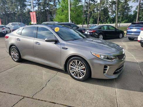 Used 2016 Kia Optima SX w/ Chrome Wheel Package FWD image 9