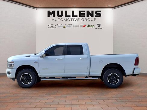 Used 2025 RAM 2500 Laramie AWD/4WD image 8