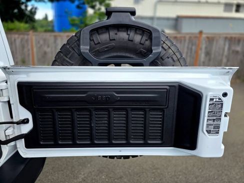 Used 2019 Jeep Wrangler Unlimited Rubicon AWD/4WD image 57