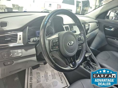 Used 2019 Kia Niro EX w/ EX Premium Package image 15
