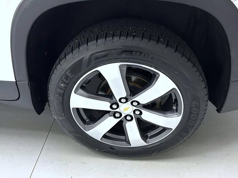 Used 2019 Chevrolet Traverse LT w/ LT Premium Package AWD/4WD image 23